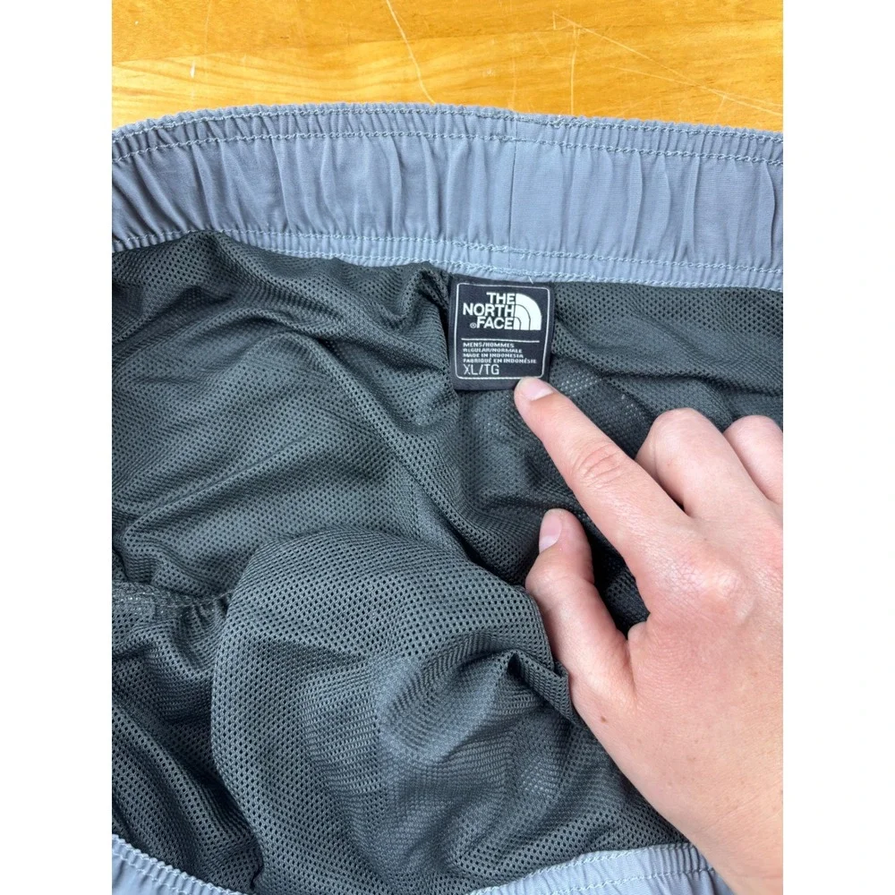 The North Face Mens Gray FlashDry Hiking Shorts XL Belted Mesh Lined 7 Inseam